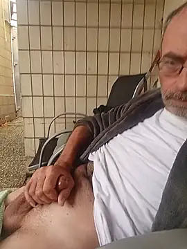 BesterJunge45 live cam
