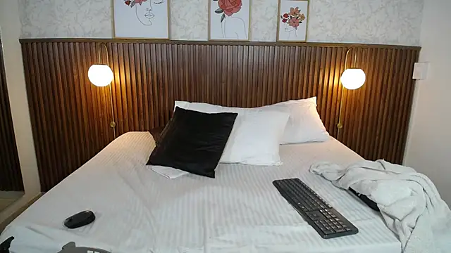 ariana_wayne - Ariana_Wayne's free webcam - UK Sex Cams