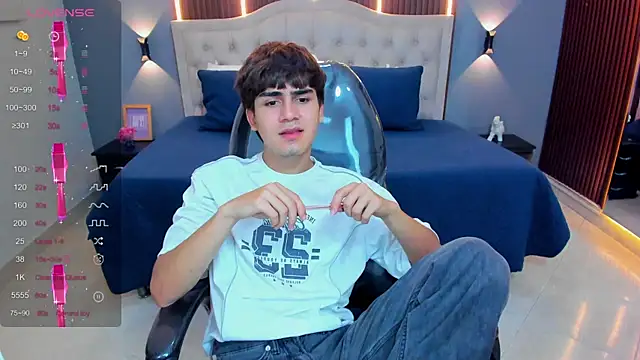 Tommy18__ live cam on StripChat