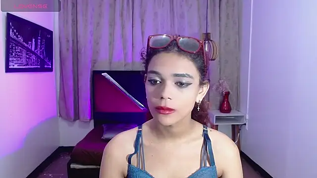 luisa__torres live cam on StripChat