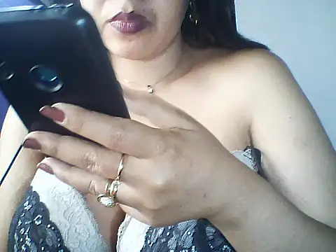 layanah12 webcam