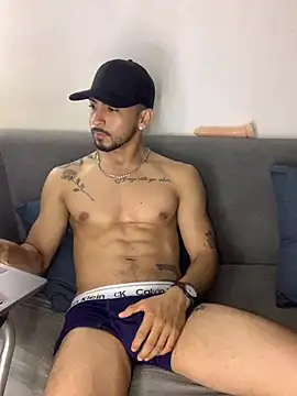 NicolasChest_xxx webcam