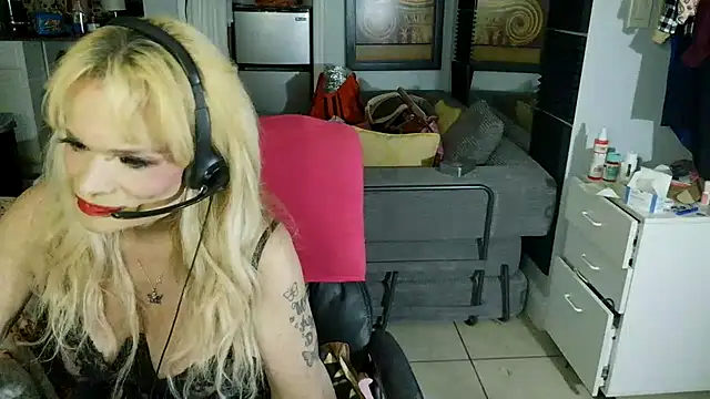 StarinThecloudz webcam