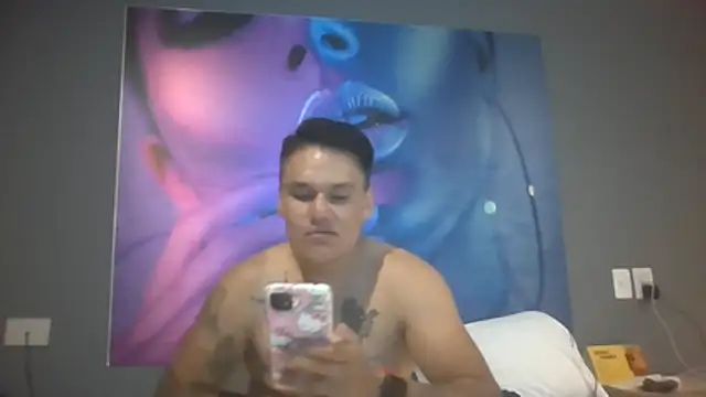 LatinoLeones webcam