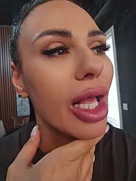 KatiaDivine webcam