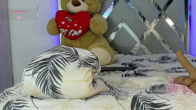 hinnataSmilerr webcam