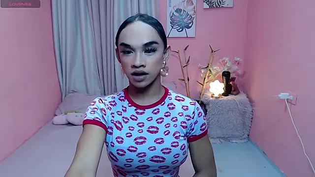 VivienneLuxe webcam