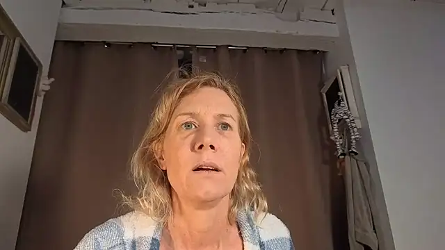 Lola_Belgium webcam