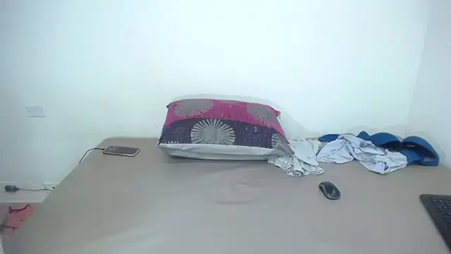 CrushOnMe_ webcam