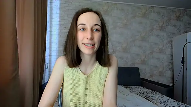Anika_bloom webcam