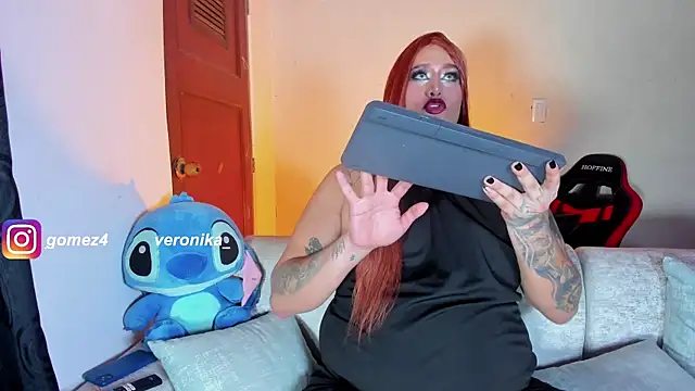 Sweetveronik_44 webcam