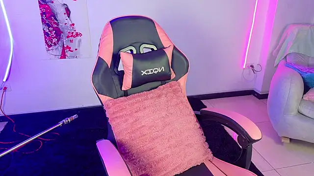 AlanaRoseeX webcam