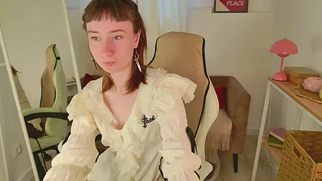 Naomi_Evermore webcam