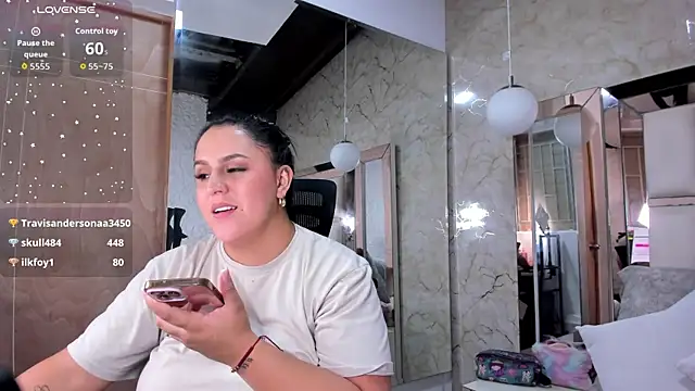 katleya_lewiis webcam