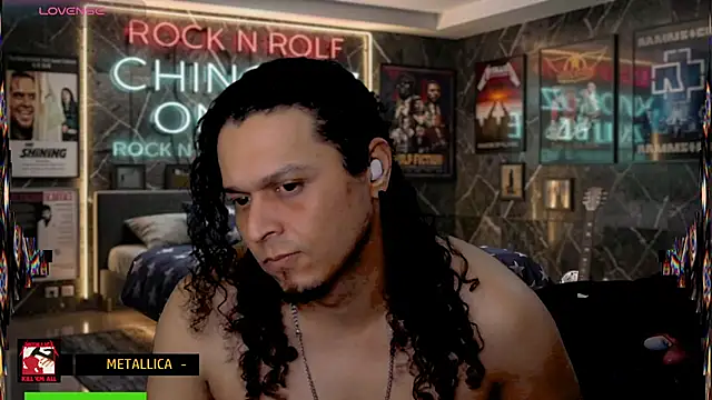 chino_roz live cam on StripChat