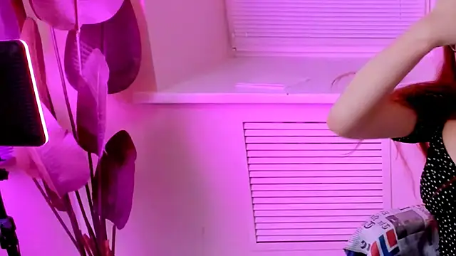 carolgiggly - CarolGiggly's free webcam - UK Sex Cams