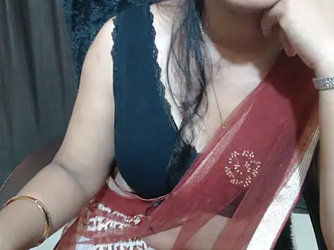 Kudi_Kiyara live cam on StripChat