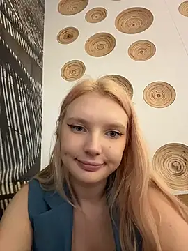 ammyhot (F young) - Bounce boobs 😈