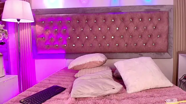 MylaDreams's room