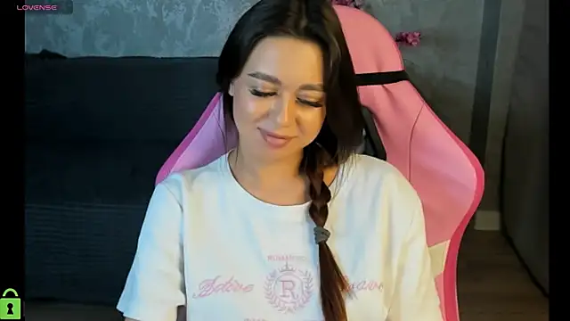 NicoleRossss live cam on StripChat