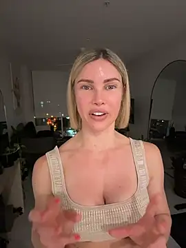 raeparks (F milf) - tattoo tour