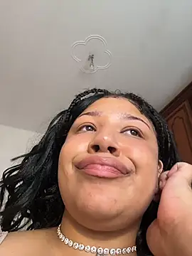 sashaliciosa_ (F young) - Finger in my pussy