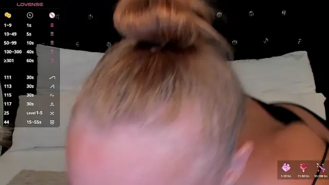 LianaFord live cam on StripChat