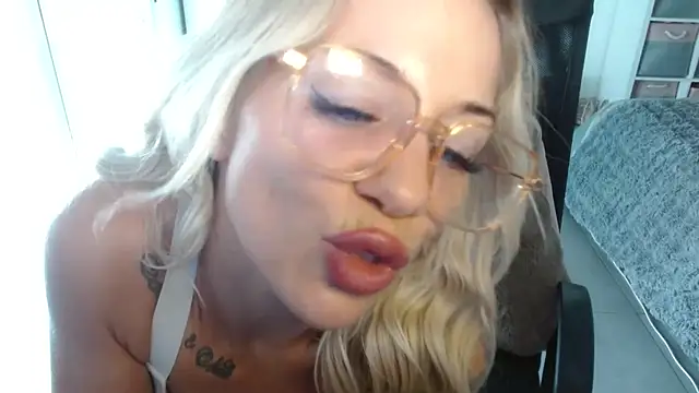 JuicyJanexo webcam
