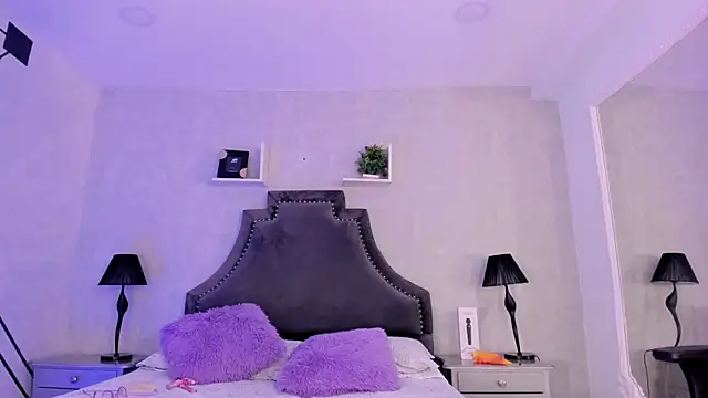 SarahCastro1_ live cam on StripChat