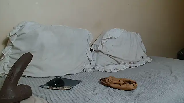 KinkyJXxX webcam
