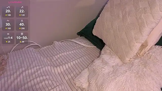 SmolCutie live webcam show