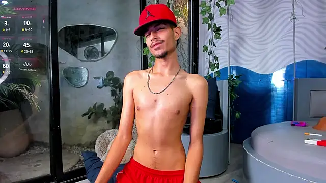 itszairen (M twink) - Off go my clothes🤍