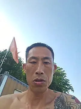 wx369369 (Ask my age) - 赚钱买先锋官