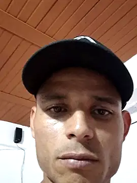 davidflz95 live cam on StripChat