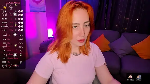 deboramoore live cam on StripChat