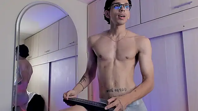 Mheysam_Youngerx live cam on StripChat