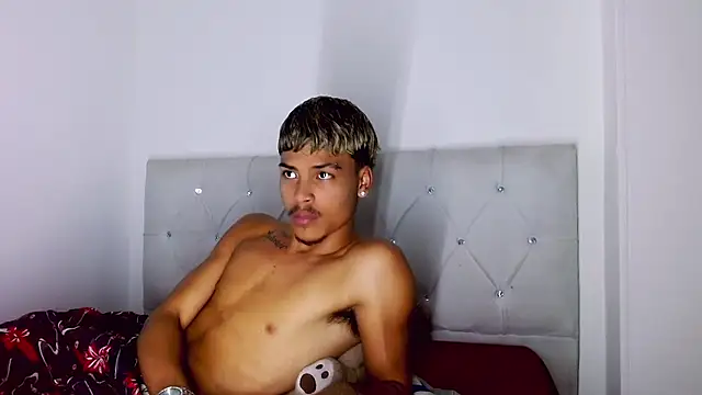 Angel_foxc13 live cam on StripChat