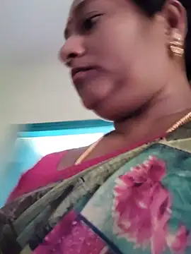 yamini1431 live cam on StripChat