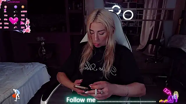 AnnieGOld_ webcam