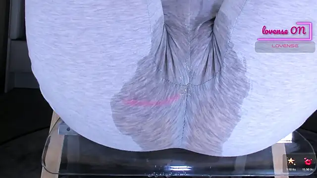 Cameltoe_squirt_inPants webcam