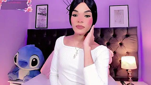 Amira_Ember webcam