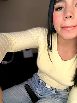 Laura-Khalifa webcam
