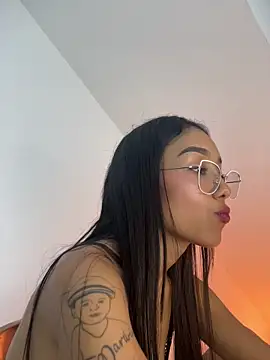 LunaVelour13 webcam