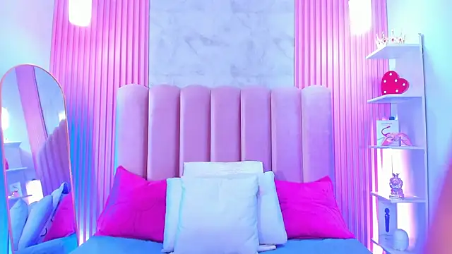 ArianaRougee webcam
