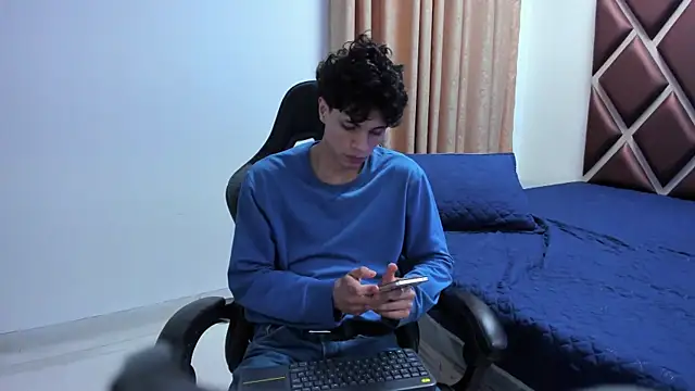 Ithan_Hott webcam