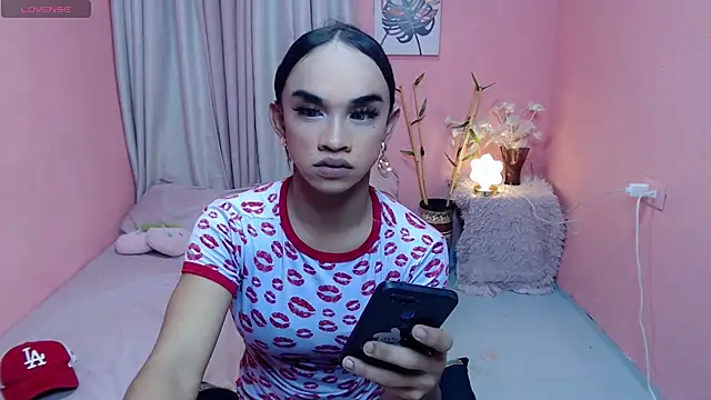 VivienneLuxe webcam