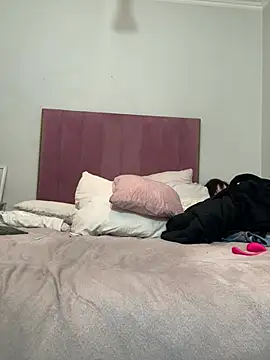 Bootyliciouse21X webcam