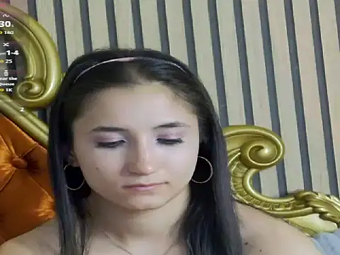 CarolinaBlair live cam on StripChat