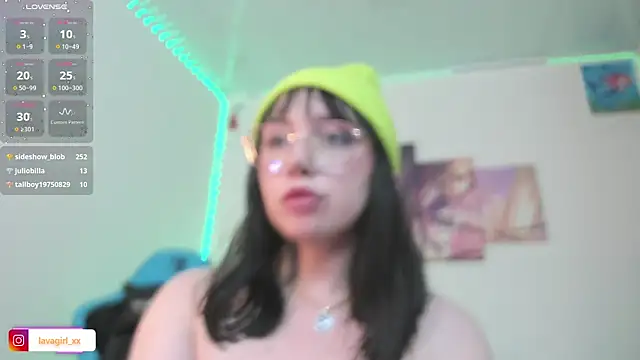 Julieta_Shelby webcam