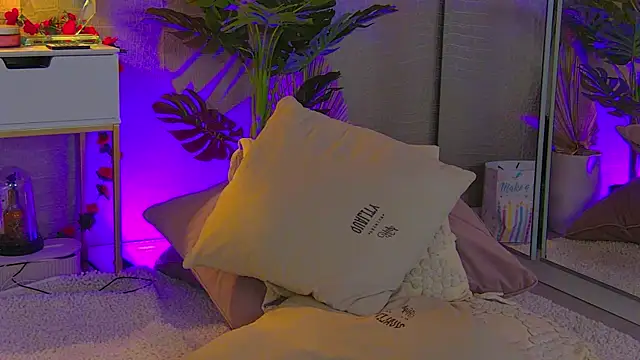 MetishaCaprice live cam on StripChat
